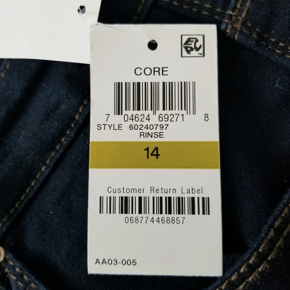 JEANS STYLE & CO Blue Denim Slim Leg 5 Pocket NWT Size 14 - Picture 12 of 15